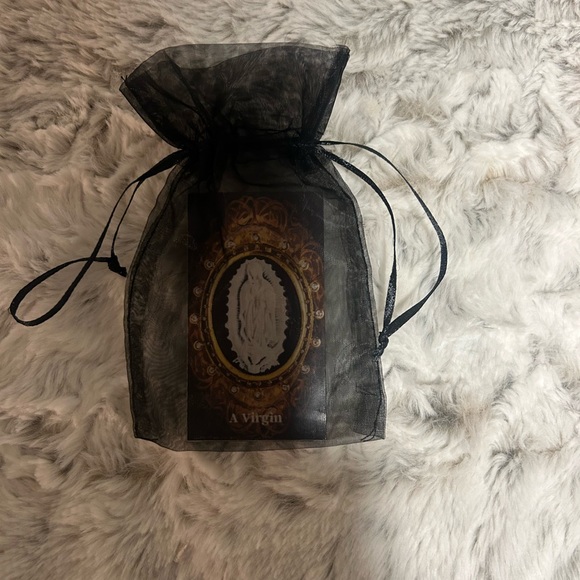 VSA-Virgin Cameo Statement Clip Earrings - Picture 5 of 5